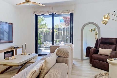 Apartamento de 3 dormitorios en venta en Vilanova i la Geltrú, Barcelona, Cataluña, Spain № 8839 - foto 6