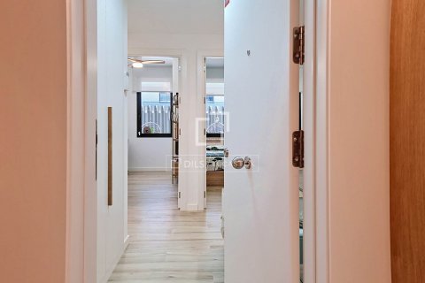 Apartamento de 3 dormitorios en venta en Vilanova i la Geltrú, Barcelona, Cataluña, Spain № 8839 - foto 28