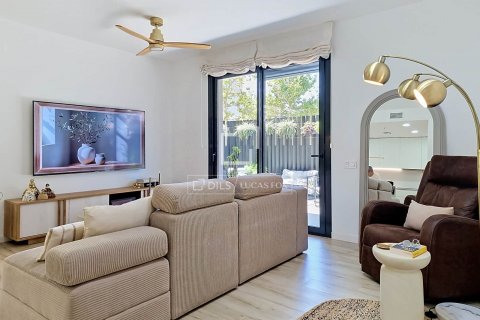 Apartamento de 3 dormitorios en venta en Vilanova i la Geltrú, Barcelona, Cataluña, Spain № 8839 - foto 5