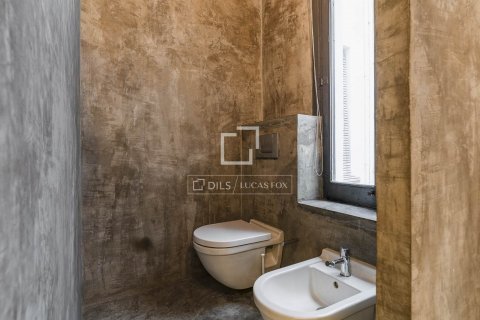 Apartamento de 2 dormitorios en venta en Barcelona, Cataluña, Spain № 8842 - foto 2