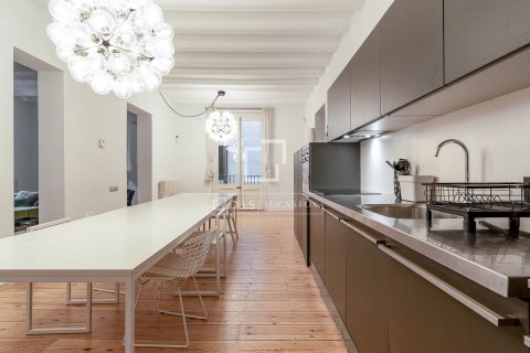 Apartamento de 2 dormitorios en venta en Barcelona, Cataluña, Spain № 8842 - foto 14
