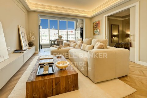 Купить квартиру в Барселона, Испания с 3 спальни, 100м², № 5417 - фото 6