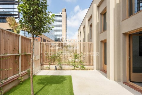 Dúplex de 2 dormitorios en venta en Barcelona, Cataluña, Spain № 5477 - foto 2