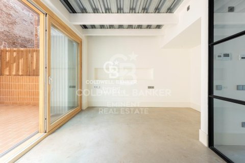 Dúplex de 2 dormitorios en venta en Barcelona, Cataluña, Spain № 5477 - foto 4