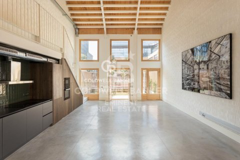 Dúplex de 2 dormitorios en venta en Barcelona, Cataluña, Spain № 5477