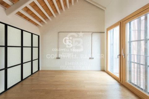 Dúplex de 2 dormitorios en venta en Barcelona, Cataluña, Spain № 5477 - foto 22