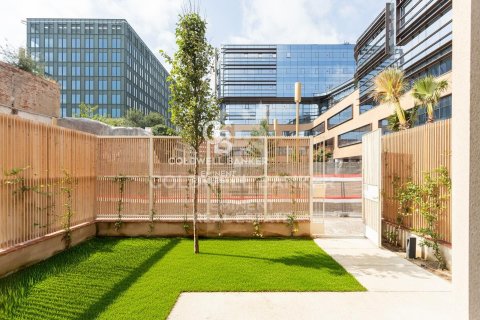 Dúplex de 2 dormitorios en venta en Barcelona, Cataluña, Spain № 5477 - foto 28
