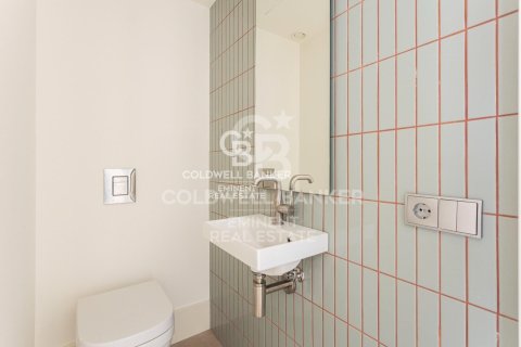 Dúplex de 2 dormitorios en venta en Barcelona, Cataluña, Spain № 5477 - foto 14