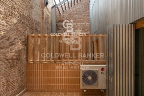 Dúplex de 2 dormitorios en venta en Barcelona, Cataluña, Spain № 5477 - foto 18