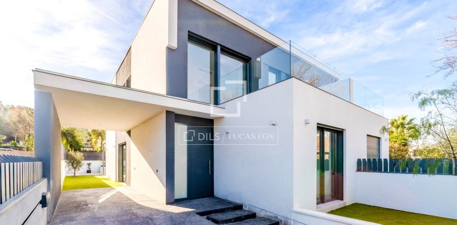 5 bedrooms villa for sale in Sitges, Barcelona, Catalonia, Spain № 3996