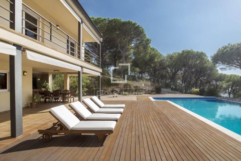 Villa de 4 dormitorios en venta en Cabrera de Mar, Barcelona, Cataluña, Spain № 3995 - foto 4