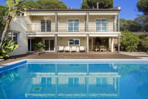 Villa de 4 dormitorios en venta en Cabrera de Mar, Barcelona, Cataluña, Spain № 3995 - foto 2