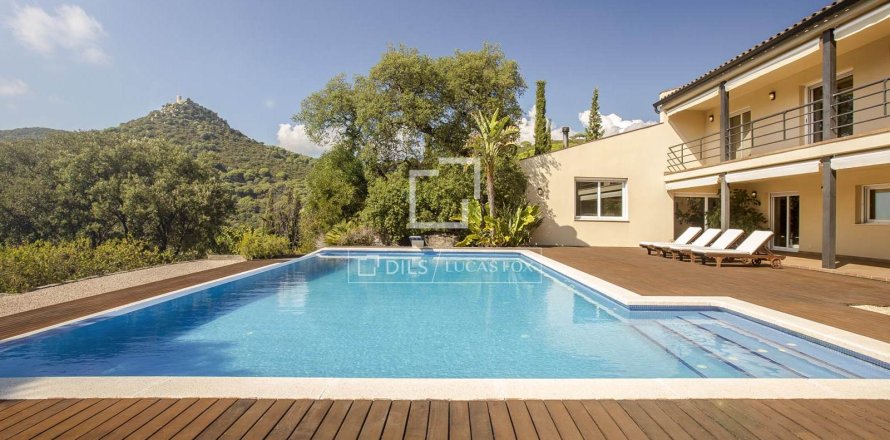 Villa de 4 dormitorios en venta en Cabrera de Mar, Barcelona, Cataluña, Spain № 3995