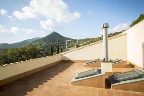 Villa de 4 dormitorios en venta en Cabrera de Mar, Barcelona, Cataluña, Spain № 3995 - foto 22