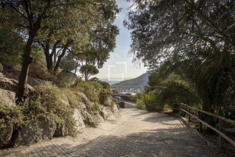 Villa de 4 dormitorios en venta en Cabrera de Mar, Barcelona, Cataluña, Spain № 3995 - foto 23
