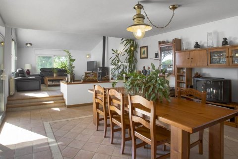 Villa de 4 dormitorios en venta en Cabrera de Mar, Barcelona, Cataluña, Spain № 3995 - foto 8