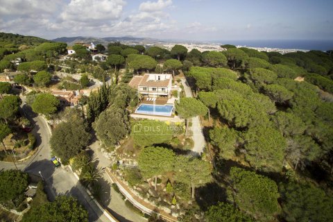 Villa de 4 dormitorios en venta en Cabrera de Mar, Barcelona, Cataluña, Spain № 3995 - foto 3