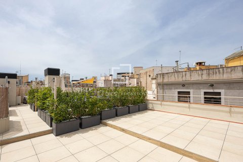 Apartamento de 2 dormitorios en venta en Barcelona, Cataluña, Spain № 3992 - foto 24