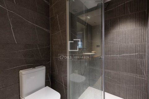 Apartamento de 2 dormitorios en venta en Barcelona, Cataluña, Spain № 3992 - foto 21