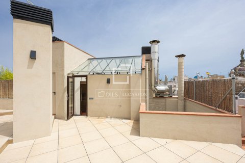 Apartamento de 2 dormitorios en venta en Barcelona, Cataluña, Spain № 3992 - foto 26