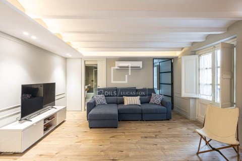 Apartamento de 2 dormitorios en venta en Barcelona, Cataluña, Spain № 3992 - foto 3