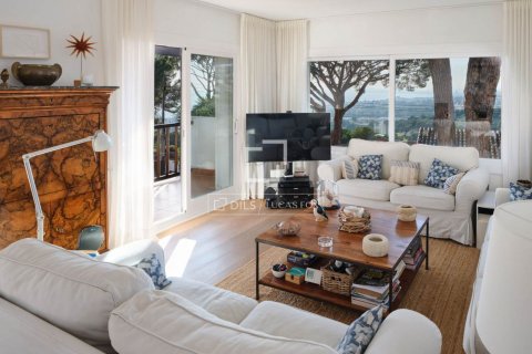 Villa de 6 dormitorios en venta en Premia De Dalt, Barcelona, Cataluña, Spain № 3997 - foto 11