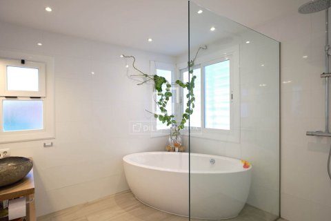 Villa de 6 dormitorios en venta en Premia De Dalt, Barcelona, Cataluña, Spain № 3997 - foto 22