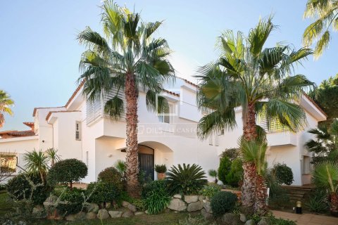 Villa de 6 dormitorios en venta en Premia De Dalt, Barcelona, Cataluña, Spain № 3997 - foto 2