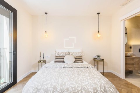 Apartamento de 2 dormitorios en venta en Barcelona, Cataluña, Spain № 3993 - foto 12