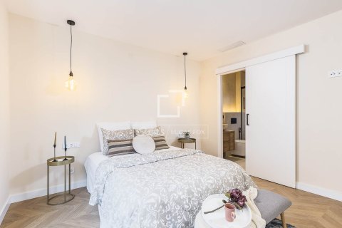 Apartamento de 2 dormitorios en venta en Barcelona, Cataluña, Spain № 3993 - foto 13