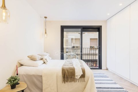 Apartamento de 2 dormitorios en venta en Barcelona, Cataluña, Spain № 3993 - foto 21