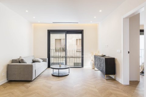 Apartamento de 2 dormitorios en venta en Barcelona, Cataluña, Spain № 3993 - foto 3