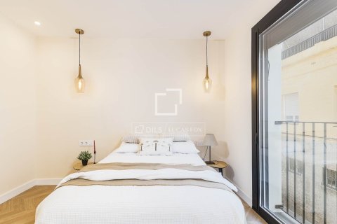 Apartamento de 2 dormitorios en venta en Barcelona, Cataluña, Spain № 3993 - foto 20