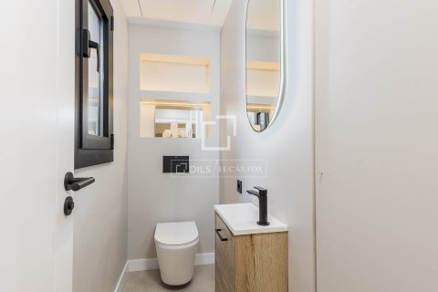 Apartamento de 2 dormitorios en venta en Barcelona, Cataluña, Spain № 3993 - foto 18
