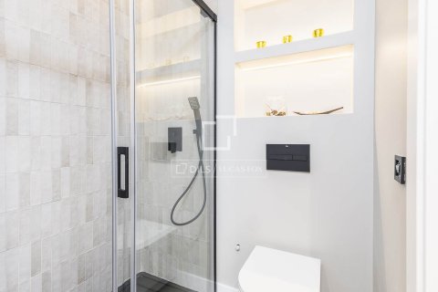 Apartamento de 2 dormitorios en venta en Barcelona, Cataluña, Spain № 3993 - foto 25