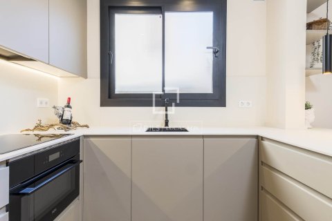 Apartamento de 2 dormitorios en venta en Barcelona, Cataluña, Spain № 3993 - foto 10