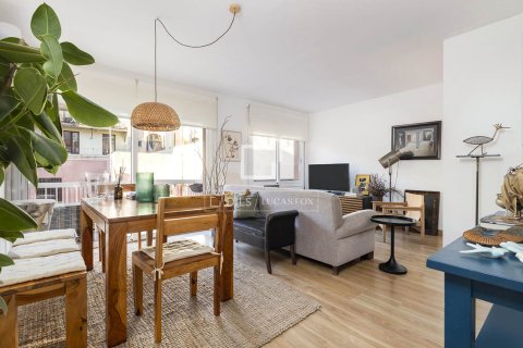 Apartamento de 2 dormitorios en venta en Barcelona, Cataluña, Spain № 3994 - foto 2