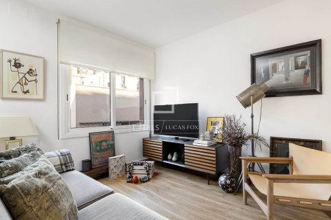 Apartamento de 2 dormitorios en venta en Barcelona, Cataluña, Spain № 3994 - foto 4