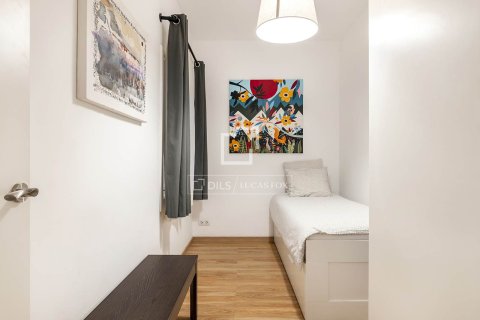 Apartamento de 2 dormitorios en venta en Barcelona, Cataluña, Spain № 3994 - foto 14