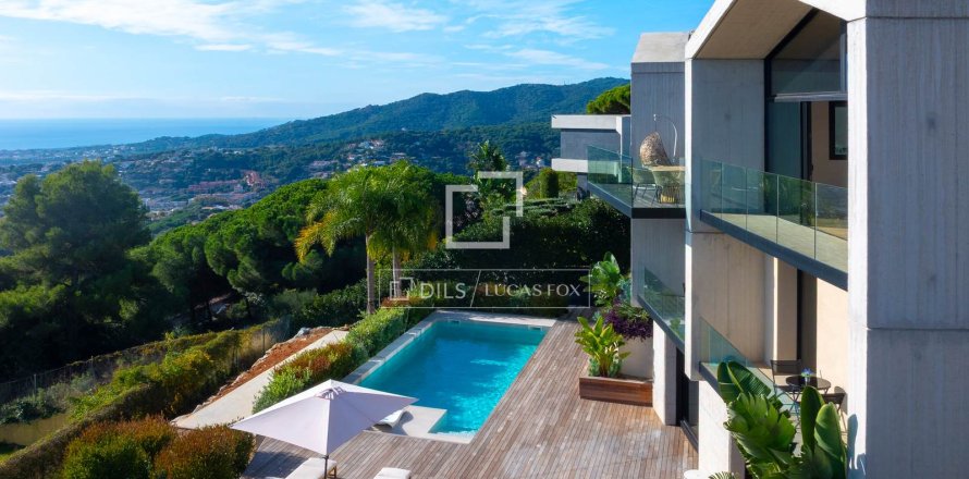 Villa de 5 dormitorios en venta en Cabrils, Barcelona, Cataluña, Spain № 6442