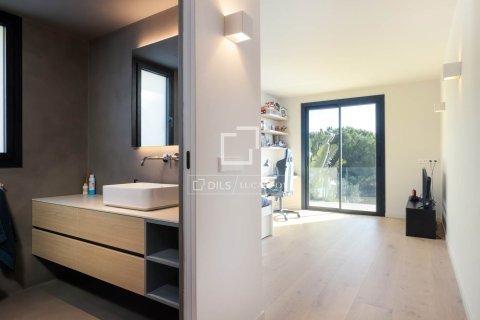 Villa de 5 dormitorios en venta en Cabrils, Barcelona, Cataluña, Spain № 6442 - foto 23