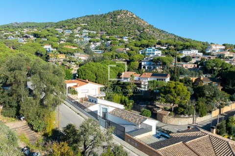 Villa de 4 dormitorios en venta en Cabrils, Barcelona, Cataluña, Spain № 4083 - foto 28