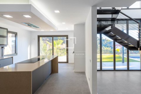 Villa de 4 dormitorios en venta en Cabrils, Barcelona, Cataluña, Spain № 4083 - foto 4