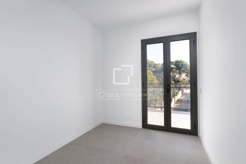 Villa de 4 dormitorios en venta en Cabrils, Barcelona, Cataluña, Spain № 4083 - foto 14