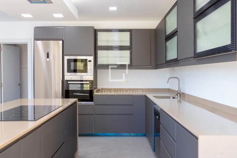 Villa de 4 dormitorios en venta en Cabrils, Barcelona, Cataluña, Spain № 4083 - foto 9