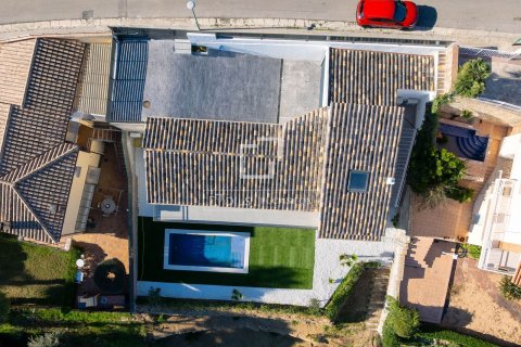 Villa de 4 dormitorios en venta en Cabrils, Barcelona, Cataluña, Spain № 4083 - foto 26