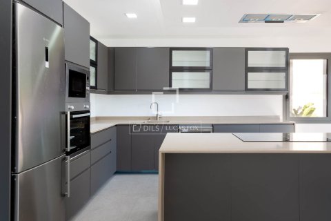 Villa de 4 dormitorios en venta en Cabrils, Barcelona, Cataluña, Spain № 4083 - foto 7