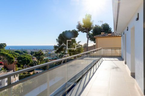 Villa de 4 dormitorios en venta en Cabrils, Barcelona, Cataluña, Spain № 4083 - foto 25