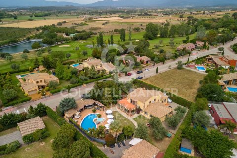 Villa de 5 dormitorios en venta en Peralada, Gerona, Cataluña, Spain № 6013