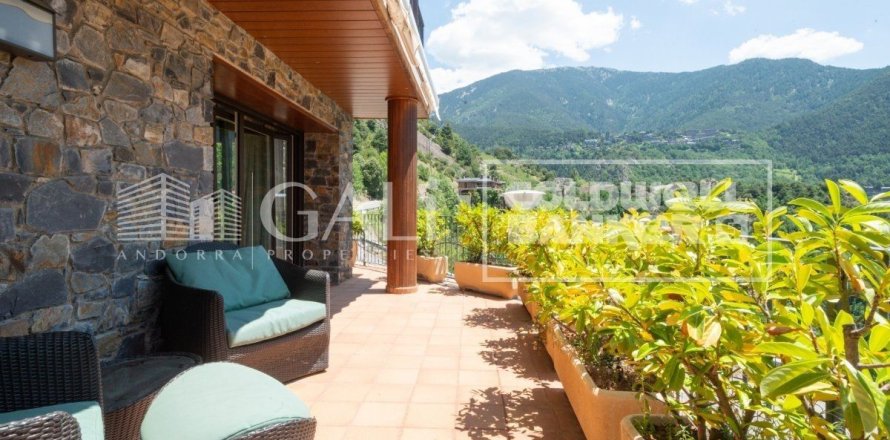Villa de 6 dormitorios en venta en Principado De Andorra (Ninguna Poblacion Tiene C.P.), Lérida, Cataluña, Spain № 6018